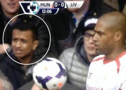 "Anh em song sinh" của Nani xuất hiện ở trận M.U 0-3 Liverpool