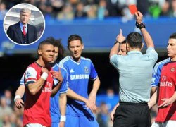 Arsene Wenger ví thảm bại trước Chelsea như &#8220;tai nạn xe hơi&#8221;