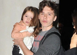 Brooklyn Beckham ra dáng anh cả