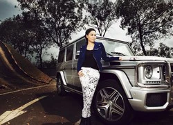 Ca sĩ Thu Minh "cực ngầu" bên Mercedes G63 AMG 7 tỷ đồng