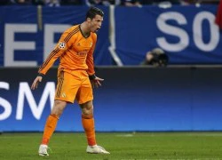 Cả tá cầu thủ không "vật" được người khổng lồ Ronaldo