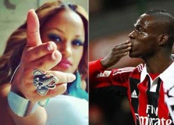 Chia tay bồ, Balotelli giúp fan... hốt bạc