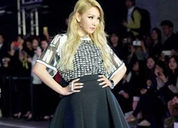 CL (2NE1) làm vedette trong show diễn của DKNY