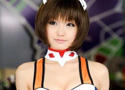 Cosplayer &#8220;cực đáng yêu&#8221; xuất hiện tại cuộc đua Super GT