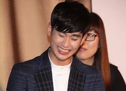 Fan Đài &#8220;đổ gục&#8221; vì nụ cười híp mắt của Kim Soo Hyun