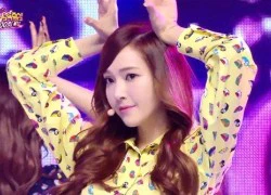 Fan trầm trồ trước sân khấu trắng toát của SNSD