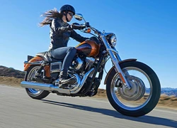 Harley Davidson tung cặp đôi môtô mới