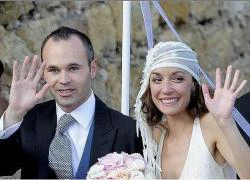 Iniesta và vợ mất con sắp sinh