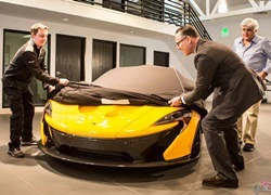 Jay Leno là người Mỹ đầu tiên sở hữu McLaren P1