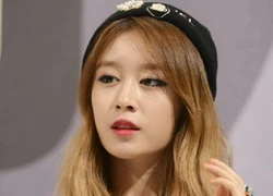 Jiyeon (T-ara) tiếp tục bị giễu cợt khi tách solo