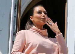 Kim Kardashian khoe mông quá siêu khủng