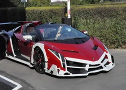 Lamborghini Veneno Roadster "ra phố"