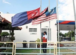 Malaysia treo cờ rủ tưởng nhớ MH370