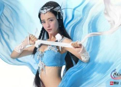 Nữ diễn viên Đồng Lệ Á kiều diễm trong cosplay Nguyệt Ảnh Truyền Thuyết