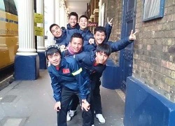 Sao U19 Việt Nam khoe ảnh dạo chơi London