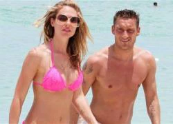 Sau Balotelli đến lượt Totti dính scandal sex