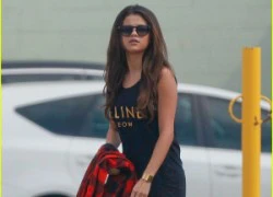 Selena Gomez say rượu đến vấp ngã ở đêm tiệc