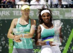 Serena Williams lại buông lời mỉa mai Sharapova