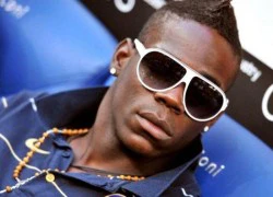 Siêu quậy Balotelli lọt Top những ông bố hoàn hảo nhất