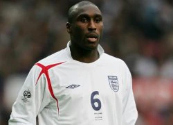 Sol Campbell tố cáo sự thật đáng xấu hổ của tuyển Anh