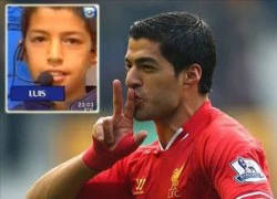 Suarez cười tít mắt khi xem lại "ngày xưa"