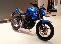 Suzuki Gixxer 150 cho Yamaha FZ150i "hít khói"?