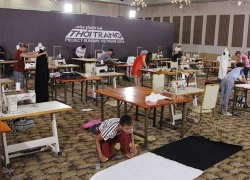 Thí sinh Project Runway toát mồ hôi vì thử thách khó