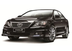 Toyota giới thiệu Camry 2.0G phiên bản X