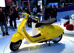 Vespa 946 giá 13.000 USD tại Ấn Độ