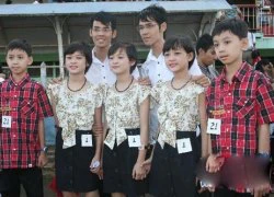 101 cặp song sinh, đa sinh dẫn nhau đi thi