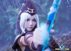 Cosplay cung băng Ashe xinh như hoa trong Liên Minh Huyền Thoại