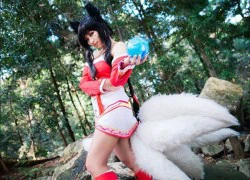 Cosplay hồ ly Ahri quyến rũ trong Liên Minh Huyền Thoại