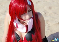 Cosplay Yoko nóng bỏng trên bãi biển