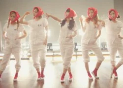 Crayon Pop trở lại với MV "điên" không kém "Bar Bar Bar"