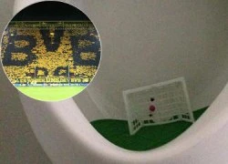 Đến Signal Iduna Park tập "dứt điểm"... trong nhà vệ sinh