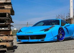 Ferrari 458 sơn màu lạ