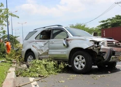 Fortuner đại náo xa lộ, húc 'bay' hai công nhân