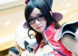 Gặp gỡ cô nàng showgirl xinh xắn đam mê cosplay