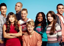 'Glee' mùa thứ năm bị cắt giảm hai tập phim