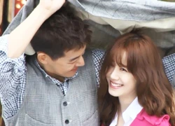 Goo Hye Sun tình tứ dưới mưa bên trai đẹp