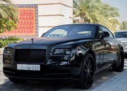 Hai mẫu Rolls-Royce Wraith độc đáo ở Dubai