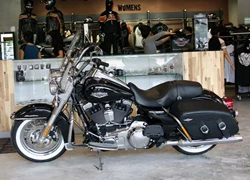 Harley-Davidson Road King Classic 2014 giá gần 1 tỷ ở VN