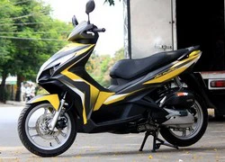 Honda Air Blade 125 chế đèn pha mắt cú ở Sài Gòn