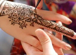 Khéo léo trộn mực vẽ henna dễ ẹc tại nhà