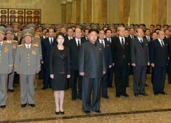 Kim Jong-un đi viếng ông nội lúc nửa đêm