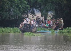 Lật ghe trên sông Vàm Cỏ Đông, 4 người mất tích