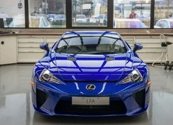 Lexus LFA được "chăm sóc" không khác gì xe đua