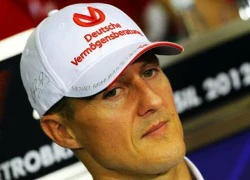 Michael Schumacher nháy mắt và phản ứng với tiếng nói