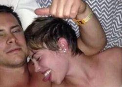 Miley Cyrus bất ngờ lộ ảnh giường chiếu với trai lạ?