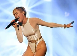 Miley Cyrus nức nở vì bị dị ứng ngày càng nặng